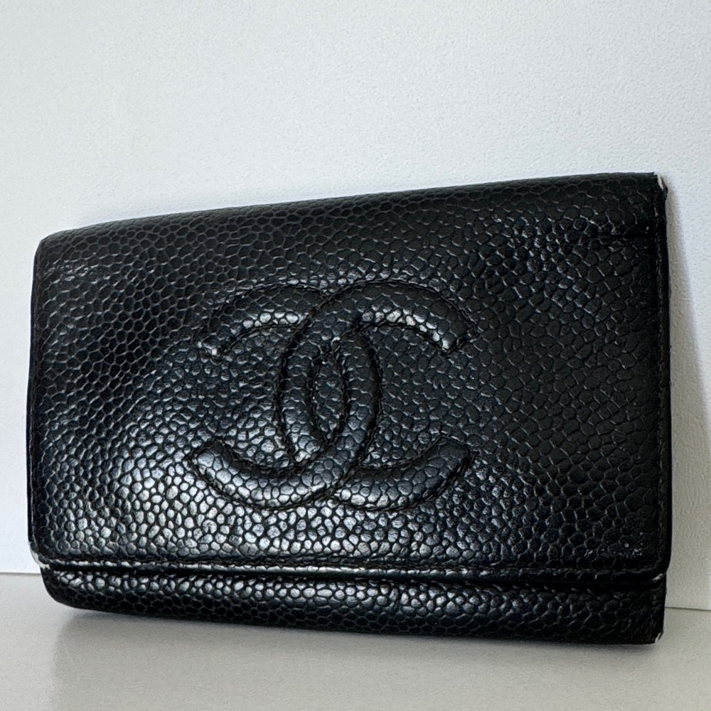 CHANEL CC Vintage Caviar Leather 6
Ring Key Case Authentic